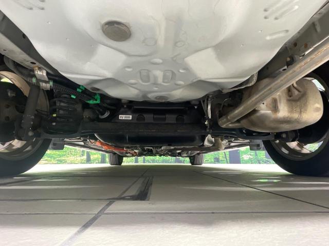 カローラフィールダー ハイブリッドＧ　ダブルバイビー　ナビ　セーフティセンス　禁煙車　シートヒーター　ハーフレザーシート　スマートキー　ＬＥＤヘッド　ＥＴＣ　オートハイビーム　車線逸脱警報　オートライト　オートエアコン　純正１６インチＡＷ　革巻きハンドル（19枚目）