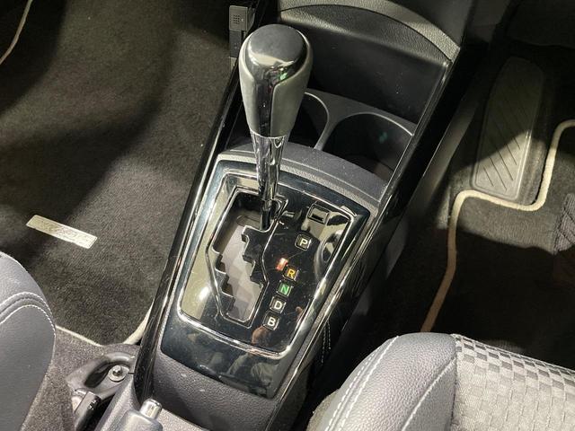 カローラフィールダー ハイブリッドＧ　ダブルバイビー　ナビ　セーフティセンス　禁煙車　シートヒーター　ハーフレザーシート　スマートキー　ＬＥＤヘッド　ＥＴＣ　オートハイビーム　車線逸脱警報　オートライト　オートエアコン　純正１６インチＡＷ　革巻きハンドル（23枚目）