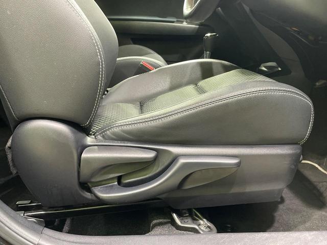 カローラフィールダー ハイブリッドＧ　ダブルバイビー　ナビ　セーフティセンス　禁煙車　シートヒーター　ハーフレザーシート　スマートキー　ＬＥＤヘッド　ＥＴＣ　オートハイビーム　車線逸脱警報　オートライト　オートエアコン　純正１６インチＡＷ　革巻きハンドル（38枚目）