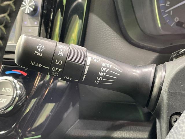 カローラフィールダー ハイブリッドＧ　ダブルバイビー　ナビ　セーフティセンス　禁煙車　シートヒーター　ハーフレザーシート　スマートキー　ＬＥＤヘッド　ＥＴＣ　オートハイビーム　車線逸脱警報　オートライト　オートエアコン　純正１６インチＡＷ　革巻きハンドル（41枚目）