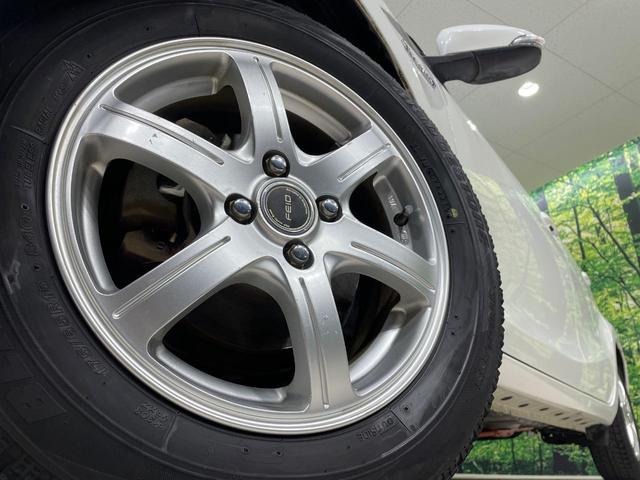 【１５インチアルミホイール】外観にマッチしたアルミホイールを装着しております。各種アルミホイールや、スタッドレスタイヤも取扱いしております。是非ご相談ください♪