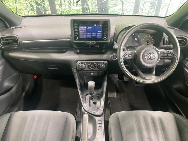 ヤリス Ｘ　４ＷＤ　トヨタセーフティセンス　ディスプレイオーディオ　バックカメラ　寒冷地仕様　レーダークルーズ　ＥＴＣ　Ｂｌｕｅｔｏｏｔｈ　スマートキー　オートハイビーム　車線逸脱警報（2枚目）