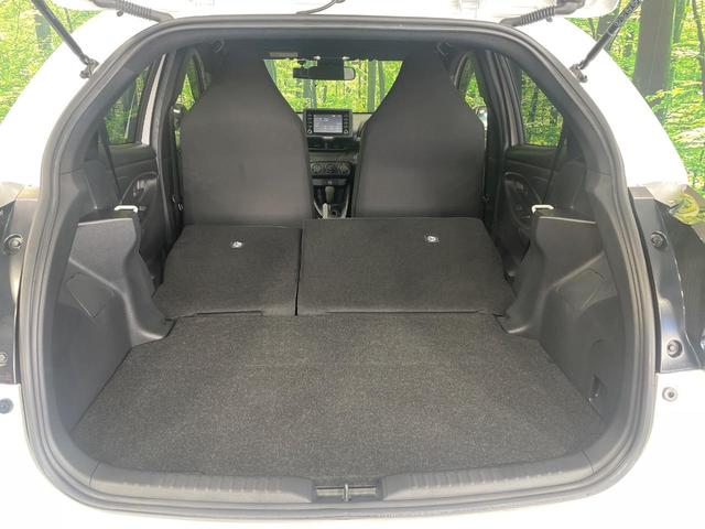 ヤリス Ｘ　４ＷＤ　トヨタセーフティセンス　ディスプレイオーディオ　バックカメラ　寒冷地仕様　レーダークルーズ　ＥＴＣ　Ｂｌｕｅｔｏｏｔｈ　スマートキー　オートハイビーム　車線逸脱警報（10枚目）