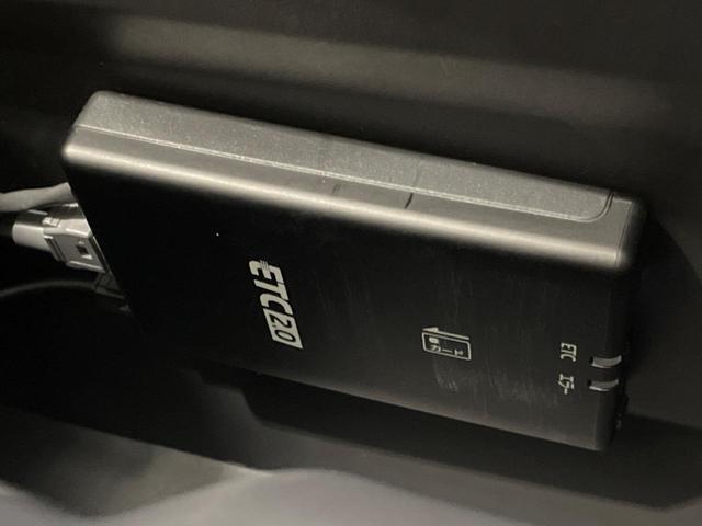 【ＥＴＣ】高速道路の料金所をストレスなく通過！話題のスポットやサービスエリアに多い「スマートＩＣ」利用時は必須のアイテムです。当店でセットアップを実施、ご納車当日からすぐにご利用いただけます！