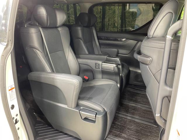 アルファード ２．５Ｓ　Ｃパッケージ　４ＷＤ　両側電動スライド　後席モニター　全周囲カメラ　ＪＢＬサウンド　セーフティセンス　レーダークルーズ　禁煙車　電動リアゲート　前席シートエアコン　前後席パワーシート　コーナーセンサー（10枚目）