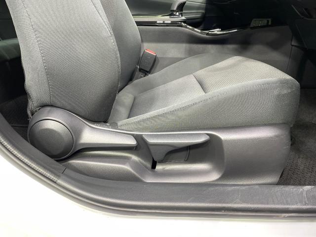 プリウス X バックカメラ 100V電源 衝突被害軽減システム レーダークルーズ 禁煙車 ドラレコ コーナーセンサー スマートキー LEDヘッド ETC2.0 オートハイビーム 車線逸脱警報 オートライト(31枚目)