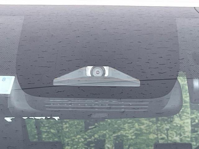 ヴォクシー ハイブリッドＳ－Ｚ　モデリスタエアロ　両側電動ドア　全周囲カメラ　衝突被害軽減システム　レーダークルーズ　禁煙車　コーナーセンサー　スマートキー　ＬＥＤヘッド　ＥＴＣ２．０　純正１７インチアルミ　オートハイビーム（3枚目）