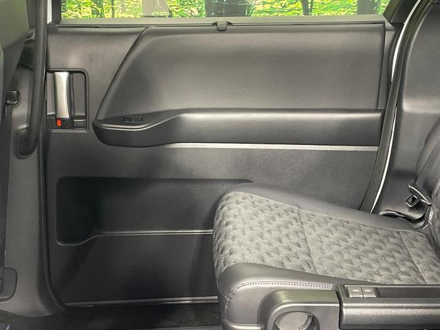 ヴォクシー ハイブリッドＳ－Ｚ　モデリスタエアロ　両側電動ドア　全周囲カメラ　衝突被害軽減システム　レーダークルーズ　禁煙車　コーナーセンサー　スマートキー　ＬＥＤヘッド　ＥＴＣ２．０　純正１７インチアルミ　オートハイビーム（28枚目）