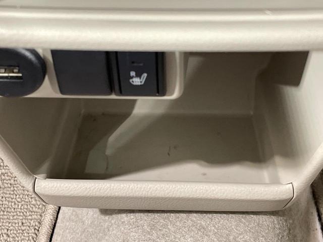 アルトラパン Ｓ　ＳＤナビ　全周囲カメラ　衝突被害軽減システム　Ｂｌｕｅｔｏｏｔｈ接続　シートヒーター　ドラレコ　スマートキー　ＨＩＤヘッド　ビルトインＥＴＣ　オートライト　ＣＤ　ＤＶＤ再生　フルセグ（54枚目）