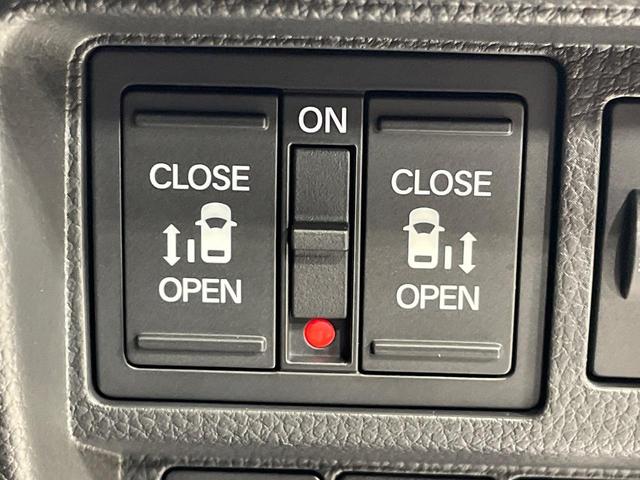 ステップワゴン ｅ：ＨＥＶスパーダ　両側電動ドア　純正１１型ナビ　バックカメラ　衝突被害軽減システム　Ｂｌｕｅｔｏｏｔｈ接続　レーダークルーズ　電動リアゲート　ハーフレザーシート　コーナーセンサー　スマートキー　ＬＥＤヘッド（7枚目）