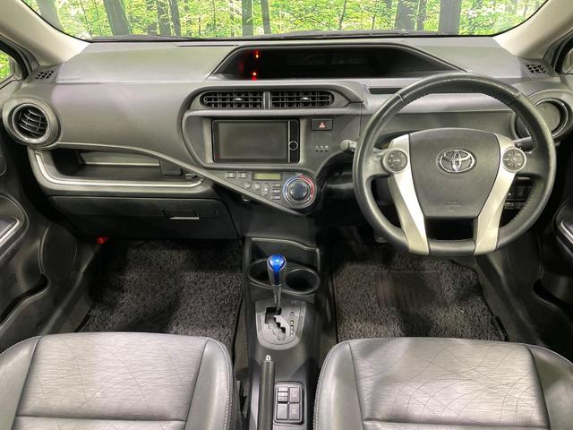 アクア Ｇブラックソフトレザーセレクション　純正ＨＤＤナビ　バックカメラ　禁煙車　ハーフレザーシート　スマートキー　ビルトインＥＴＣ　オートライト　オートエアコン　Ｂｌｕｅｔｏｏｔｈ　ＣＤ　ＤＶＤ再生（2枚目）