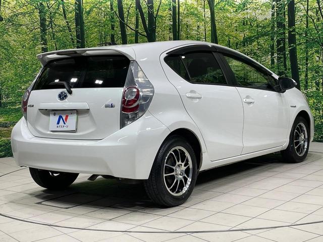 アクア Ｇブラックソフトレザーセレクション　純正ＨＤＤナビ　バックカメラ　禁煙車　ハーフレザーシート　スマートキー　ビルトインＥＴＣ　オートライト　オートエアコン　Ｂｌｕｅｔｏｏｔｈ　ＣＤ　ＤＶＤ再生（17枚目）