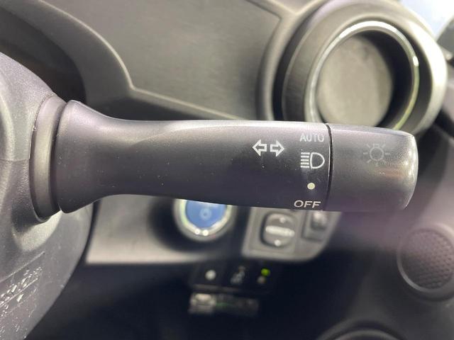 アクア Ｇブラックソフトレザーセレクション　純正ＨＤＤナビ　バックカメラ　禁煙車　ハーフレザーシート　スマートキー　ビルトインＥＴＣ　オートライト　オートエアコン　Ｂｌｕｅｔｏｏｔｈ　ＣＤ　ＤＶＤ再生（28枚目）