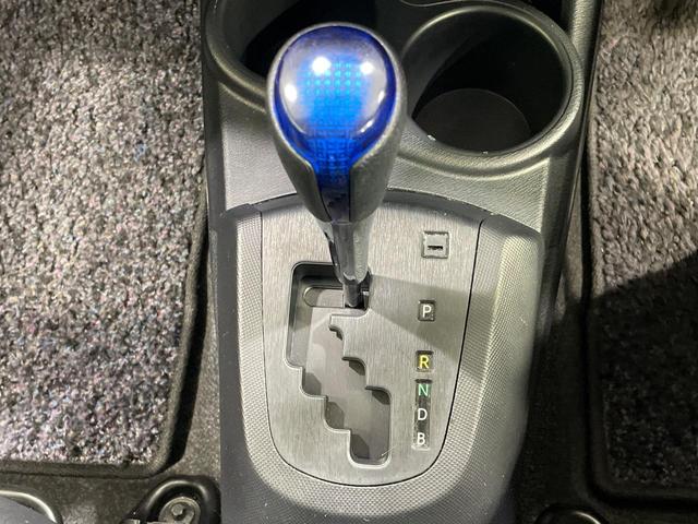 アクア Ｇブラックソフトレザーセレクション　純正ＨＤＤナビ　バックカメラ　禁煙車　ハーフレザーシート　スマートキー　ビルトインＥＴＣ　オートライト　オートエアコン　Ｂｌｕｅｔｏｏｔｈ　ＣＤ　ＤＶＤ再生（36枚目）