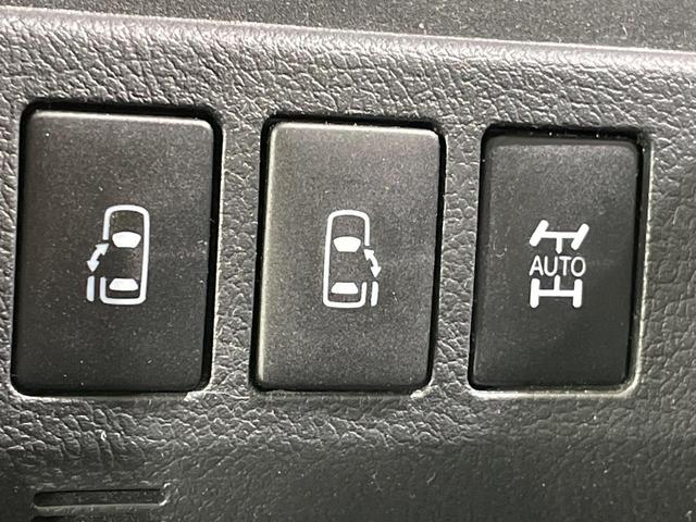 ノア Si 4WD 両側電動ドア SDナビ バックカメラ 禁煙車 スマートキー HIDヘッド ビルトインETC オートライト オートエアコン リアエアコン Bluetooth CD DVD再生 フルセグ(3枚目)