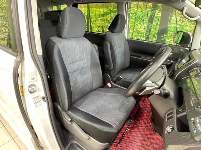 ノア Si 4WD 両側電動ドア SDナビ バックカメラ 禁煙車 スマートキー HIDヘッド ビルトインETC オートライト オートエアコン リアエアコン Bluetooth CD DVD再生 フルセグ(8枚目)