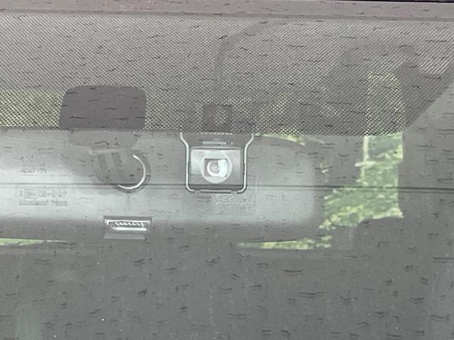 ノア Si 4WD 両側電動ドア SDナビ バックカメラ 禁煙車 スマートキー HIDヘッド ビルトインETC オートライト オートエアコン リアエアコン Bluetooth CD DVD再生 フルセグ(28枚目)