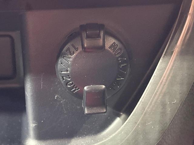 ノア Si 4WD 両側電動ドア SDナビ バックカメラ 禁煙車 スマートキー HIDヘッド ビルトインETC オートライト オートエアコン リアエアコン Bluetooth CD DVD再生 フルセグ(46枚目)