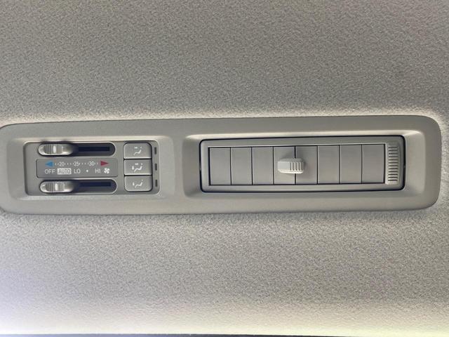 ノア Si 4WD 両側電動ドア SDナビ バックカメラ 禁煙車 スマートキー HIDヘッド ビルトインETC オートライト オートエアコン リアエアコン Bluetooth CD DVD再生 フルセグ(64枚目)