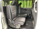 後部座席も気になるようなキズ・汚れやへたり等、大きなダメージはなく、良好な状態です。