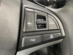 【アダプティブクルーズコントロール】高速道路での長距離走行が楽に！！自動で速度を保つクルーズコントロールが、衝突軽減システムと連携し、前方の車両を感知して車間を保つように速度調節してくれます！！ 4