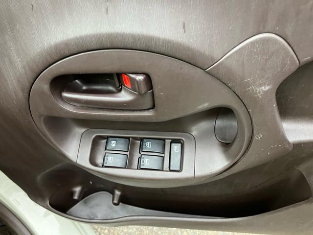 パッソ X クツロギ 4WD ナビ Bluetooth接続 TV ETC ミュージックプレイヤー接続 運転席・助手席エアバッグ ABS 衝突安全ボディ エアコン パワーステアリング パワーウインドウ(39枚目)