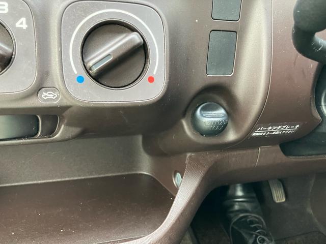 パッソ X クツロギ 4WD ナビ Bluetooth接続 TV ETC ミュージックプレイヤー接続 運転席・助手席エアバッグ ABS 衝突安全ボディ エアコン パワーステアリング パワーウインドウ(48枚目)