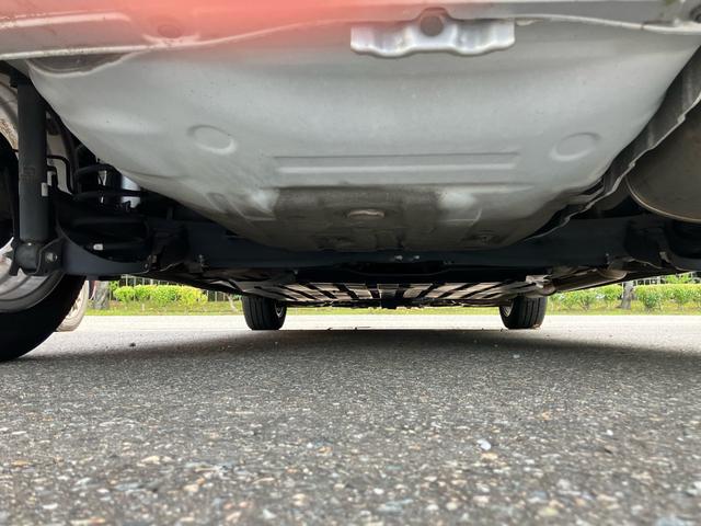 フィットハイブリッド スマートセレクション ファインスタイル スマートキー ナビ USB接続 ミュージックプレイヤー接続 CD DVD再生 TV シートヒーター HIDヘッドライト 運転席・助手席エアバッグ ABS 衝突安全ボディ エアコン パワーステアリング(17枚目)