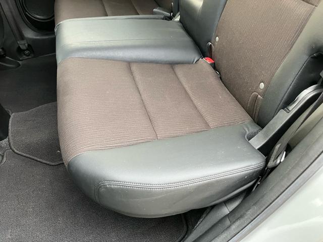 フィットハイブリッド スマートセレクション ファインスタイル スマートキー ナビ USB接続 ミュージックプレイヤー接続 CD DVD再生 TV シートヒーター HIDヘッドライト 運転席・助手席エアバッグ ABS 衝突安全ボディ エアコン パワーステアリング(27枚目)