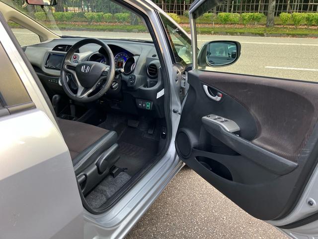 フィットハイブリッド スマートセレクション ファインスタイル スマートキー ナビ USB接続 ミュージックプレイヤー接続 CD DVD再生 TV シートヒーター HIDヘッドライト 運転席・助手席エアバッグ ABS 衝突安全ボディ エアコン パワーステアリング(36枚目)