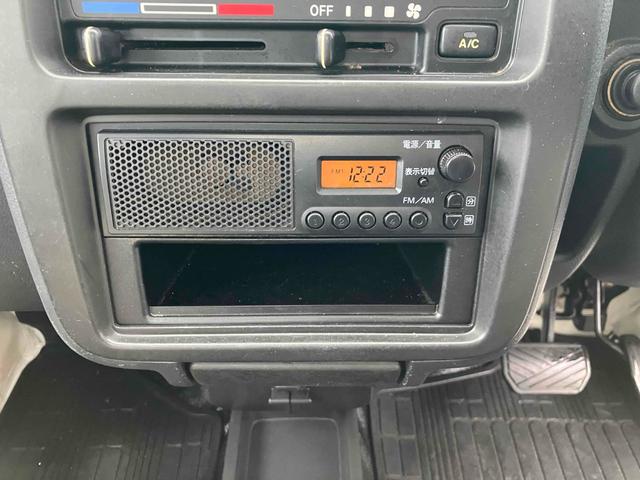 キャリイトラック ＫＣエアコン・パワステ　４ＷＤ　ＡＴ　エアコン　パワーステアリング　運転席エアバッグ　助手席エアバッグ（3枚目）