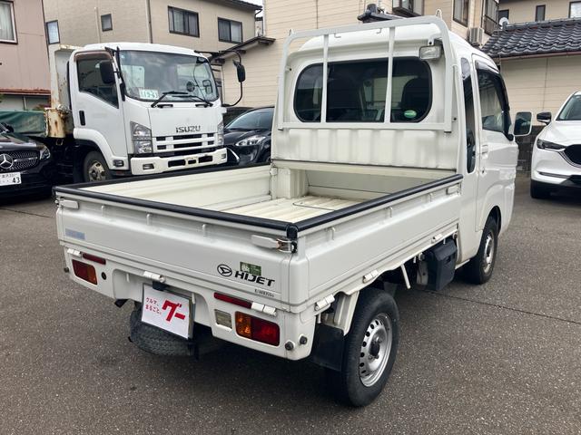 ハイゼットトラック ジャンボ 4WD 5速マニュアル エアコン パワステ パワーウインド キーレスエントリー 純正CDオーディオ 三方開 積載量350kg(4枚目)