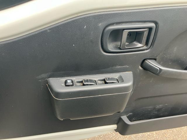 ハイゼットトラック ジャンボ 4WD 5速マニュアル エアコン パワステ パワーウインド キーレスエントリー 純正CDオーディオ 三方開 積載量350kg(16枚目)