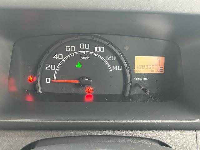 ハイゼットトラック ジャンボ 4WD 5速マニュアル エアコン パワステ パワーウインド キーレスエントリー 純正CDオーディオ 三方開 積載量350kg(17枚目)