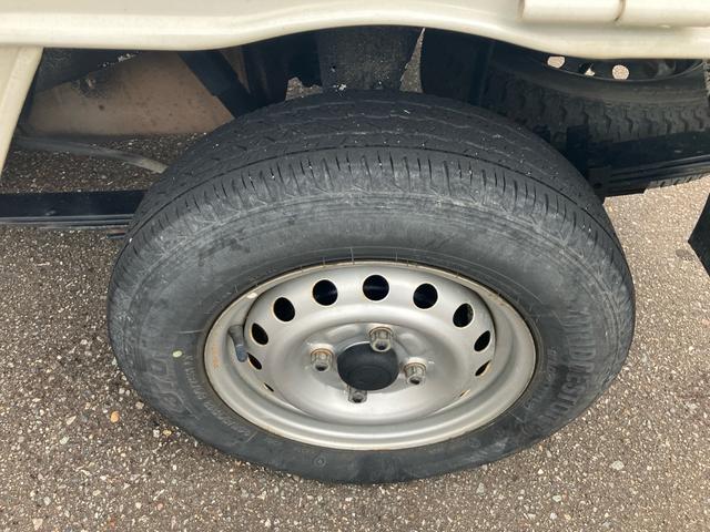 ハイゼットトラック ジャンボ 4WD 5速マニュアル エアコン パワステ パワーウインド キーレスエントリー 純正CDオーディオ 三方開 積載量350kg(19枚目)