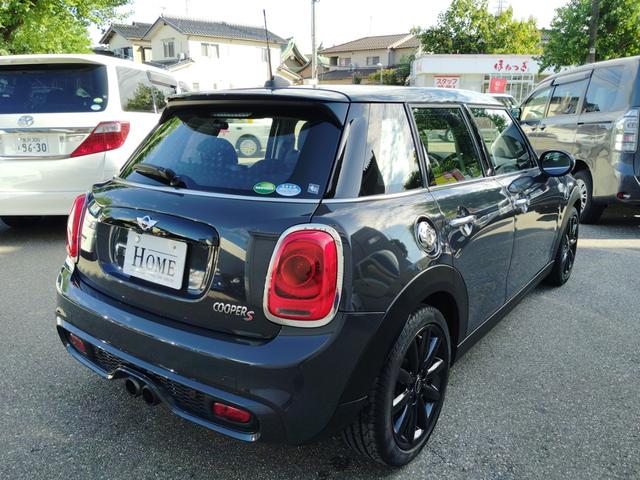 ＭＩＮＩ クーパーＳ　☆ユーザー様買取車☆純正ＪＣＷレッドステッチステアリング（パドル付き）☆純正ＯＰユニオンジャックミラーカバー☆純正ＨＤＤナビ☆ＬＥＤヘッドライト☆バックカメラ☆ＥＴＣ☆前後ドライブレコーダー（8枚目）