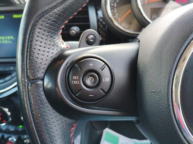 ＭＩＮＩ クーパーＳ　☆ユーザー様買取車☆純正ＪＣＷレッドステッチステアリング（パドル付き）☆純正ＯＰユニオンジャックミラーカバー☆純正ＨＤＤナビ☆ＬＥＤヘッドライト☆バックカメラ☆ＥＴＣ☆前後ドライブレコーダー（21枚目）