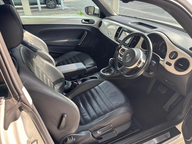 ザ・ビートル デザインレザーパッケージ　希少！ガラスサンルーフ付き（6枚目）