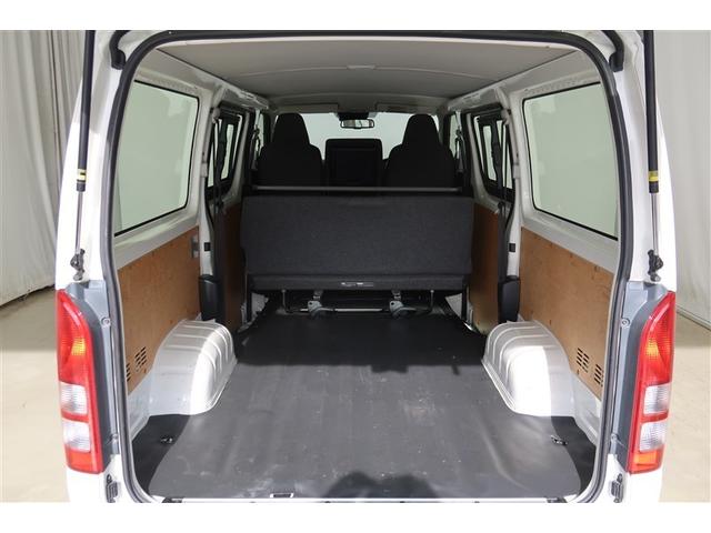 ハイエースバン ＤＸ　４ＷＤ　バックカメラ　衝突被害軽減システム　乗車定員６人　ディーゼル（17枚目）