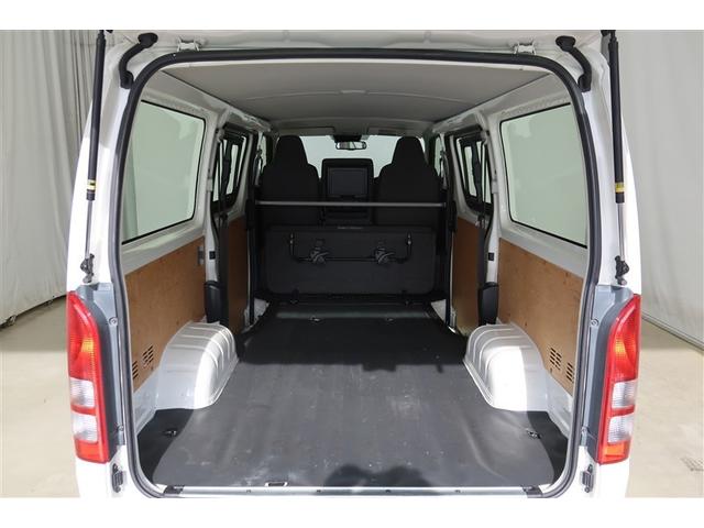 ハイエースバン ＤＸ　４ＷＤ　バックカメラ　衝突被害軽減システム　乗車定員６人　ディーゼル（18枚目）