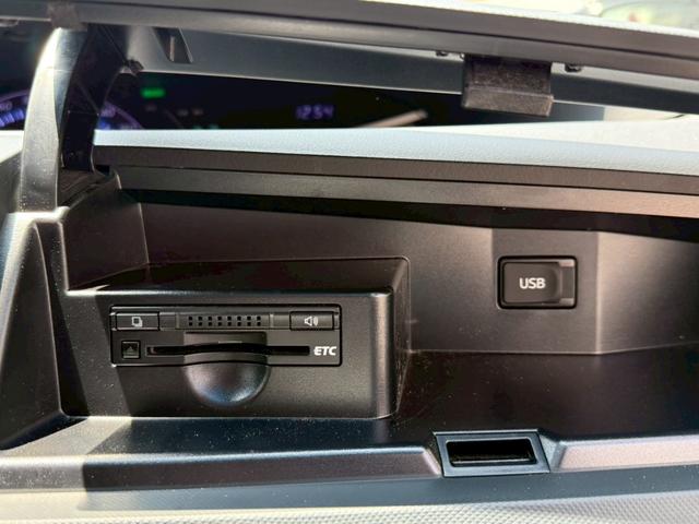 エスティマハイブリッド アエラス　４ＷＤ　４ＷＤ　純正ＨＤＤナビ　全方位カメラ　フルセグ　Ｂｌｕｅｔｏｏｔｈ　フリップダウンモニター　両側電動スライドドア　後席オットマンシート寒冷地仕様　ＨＩＤヘッドライト　フォグ　スマートキー（50枚目）