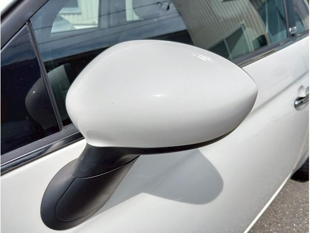 ５００Ｃ ツインエア　ラウンジ　９００ＣＣツインエアターボエンジン　社外７インチナビ　Ｂｌｕｅｔｏｏｔｈ　フルセグ　バックカメラ　電動ルーフ　赤幌　禁煙車　ＨＩＤ　ＥＴＣ　ハーフレザー　フォグ　オートエアコン　キーレス（63枚目）