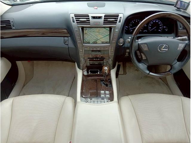 ＬＳ ＬＳ６００ｈＬ後席セパレートシートパッケージ　メーカーナビ　４ＷＤ　社外２０インチＡＷ　サンルーフ　レザーシート　バックモニター　マークレビンソン　ドライブレコーダー　ＬＥＤヘッドライト　ＥＴＣ　エアサス　シートエアコン　クルーズコントロール（2枚目）