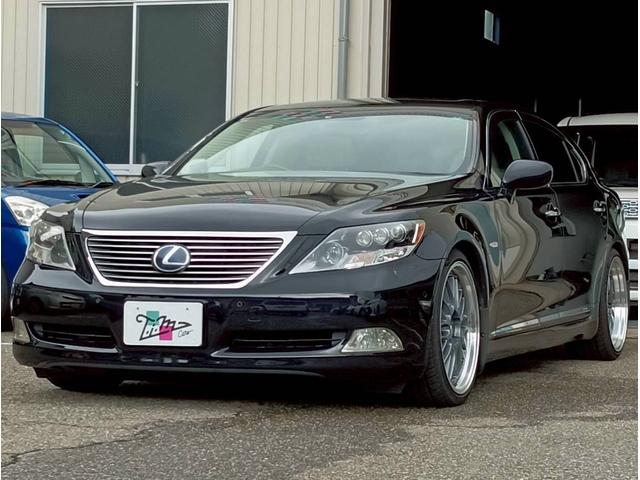 ＬＳ ＬＳ６００ｈＬ後席セパレートシートパッケージ　メーカーナビ　４ＷＤ　社外２０インチＡＷ　サンルーフ　レザーシート　バックモニター　マークレビンソン　ドライブレコーダー　ＬＥＤヘッドライト　ＥＴＣ　エアサス　シートエアコン　クルーズコントロール（9枚目）