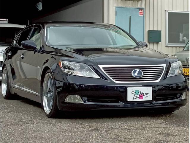ＬＳ ＬＳ６００ｈＬ後席セパレートシートパッケージ　メーカーナビ　４ＷＤ　社外２０インチＡＷ　サンルーフ　レザーシート　バックモニター　マークレビンソン　ドライブレコーダー　ＬＥＤヘッドライト　ＥＴＣ　エアサス　シートエアコン　クルーズコントロール（11枚目）