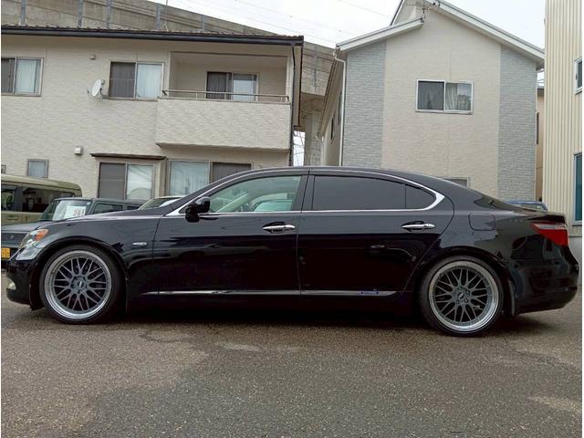 ＬＳ ＬＳ６００ｈＬ後席セパレートシートパッケージ　メーカーナビ　４ＷＤ　社外２０インチＡＷ　サンルーフ　レザーシート　バックモニター　マークレビンソン　ドライブレコーダー　ＬＥＤヘッドライト　ＥＴＣ　エアサス　シートエアコン　クルーズコントロール（16枚目）