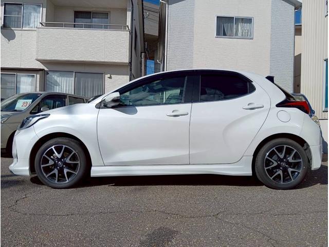 ヤリス ハイブリッドＺ　モデリスタエアロ　純正ナビ　フルセグ　Ｂｌｕｅｔｏｏｔｈ　Ｂカメラ　前後ドラレコ　ＥＴＣ　ハーフレザーシート　シートヒーター　クルーズコントロール　レーンキープアシスト　クリアランスソナー　純正ＡＷ（16枚目）