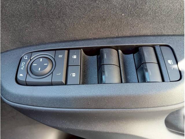 ヤリス ハイブリッドＺ　モデリスタエアロ　純正ナビ　フルセグ　Ｂｌｕｅｔｏｏｔｈ　Ｂカメラ　前後ドラレコ　ＥＴＣ　ハーフレザーシート　シートヒーター　クルーズコントロール　レーンキープアシスト　クリアランスソナー　純正ＡＷ（48枚目）