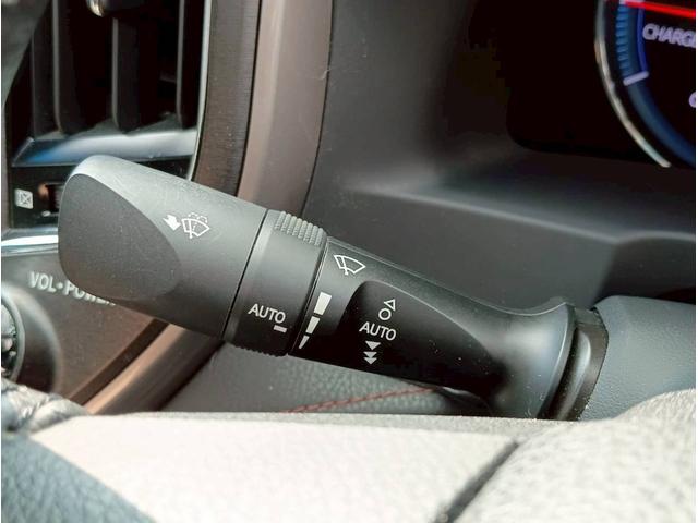 クラウンハイブリッド アスリートＧ　モデリスタエアロ　マフラー　社外２０インチＡＷ　ローダウン　純正ナビ　フルセグ　Ｂｌｕｅｔｏｏｔｈ　ドラレコ　全方位カメラ　クルコン　ベンチレーションシート　本革シート　ＥＴＣ　電動格納ミラー（45枚目）