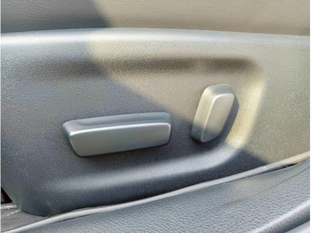 クラウンハイブリッド アスリートＧ　モデリスタエアロ　マフラー　社外２０インチＡＷ　ローダウン　純正ナビ　フルセグ　Ｂｌｕｅｔｏｏｔｈ　ドラレコ　全方位カメラ　クルコン　ベンチレーションシート　本革シート　ＥＴＣ　電動格納ミラー（57枚目）